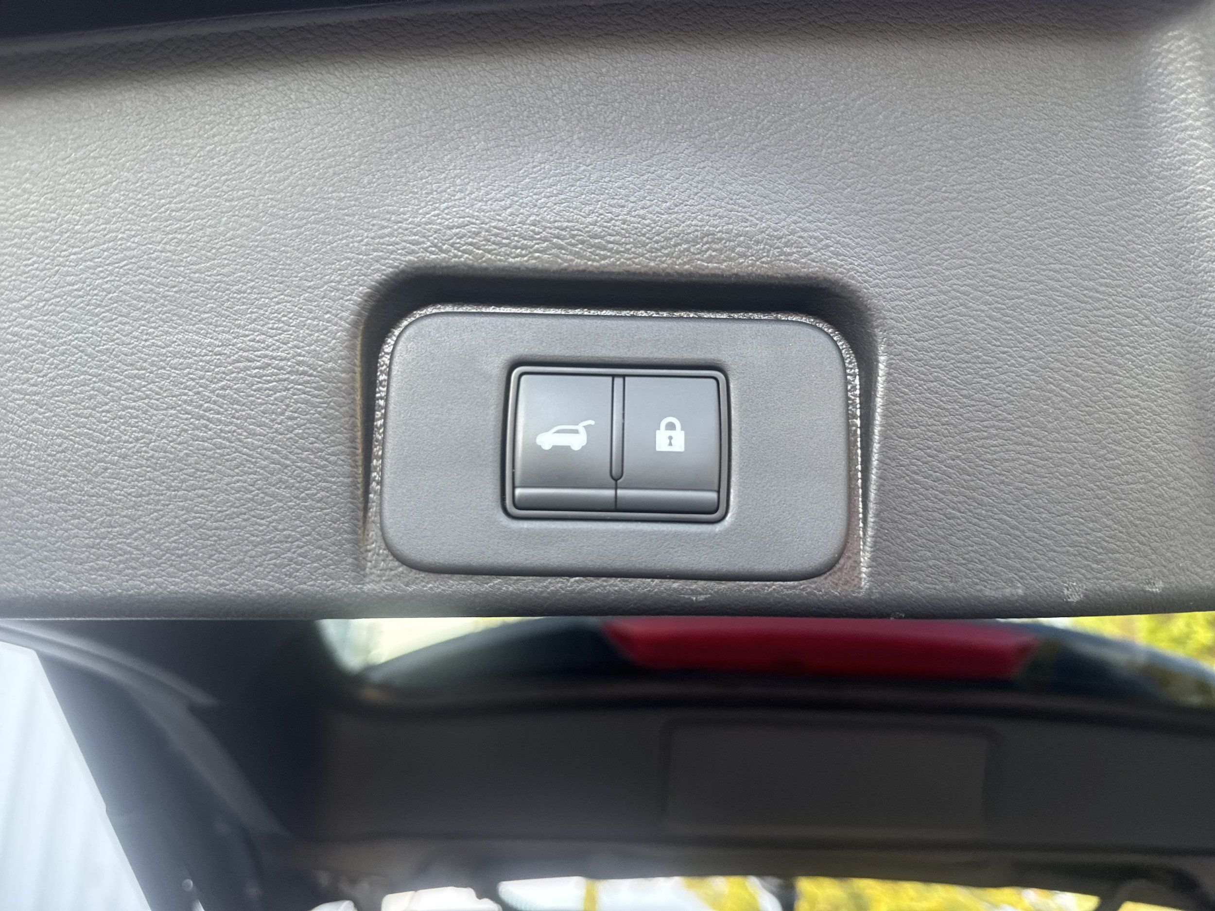 Used 2024 Nissan Rogue SV AWD/4WD image 15