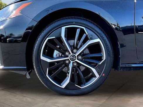 Certified 2024 Nissan Altima 2.5 SR FWD image 31