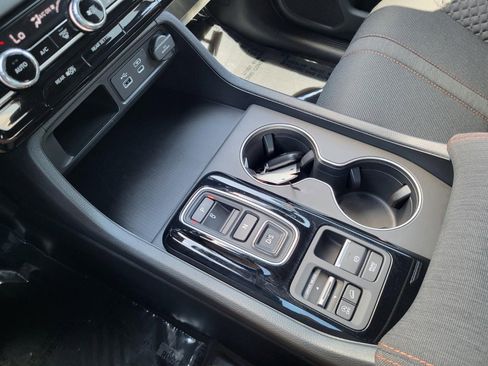 Used 2025 Honda Pilot Sport image 18