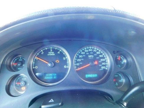 Used 2008 Chevrolet Tahoe LS image 16