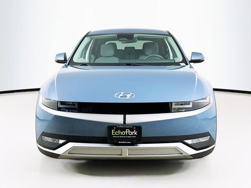 Used 2023 Hyundai Ioniq 5 SE image 2