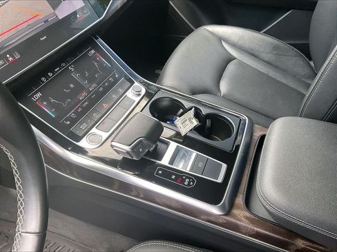 Used 2022 Audi Q8 Premium Plus w/ Premium Plus Package AWD/4WD image 20