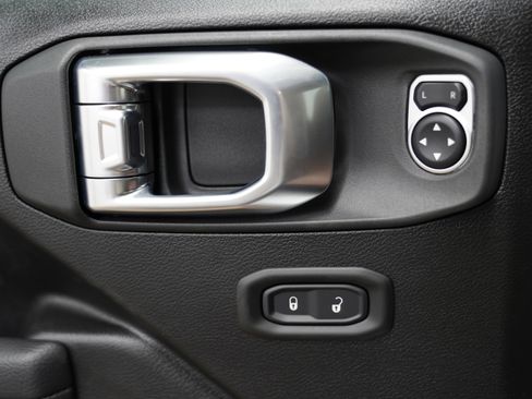 New 2026 Jeep Wrangler Willys AWD/4WD image 18