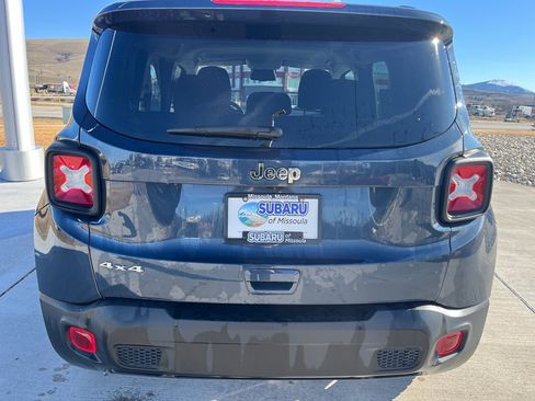 Used 2023 Jeep Renegade Latitude w/ Premium Group image 8