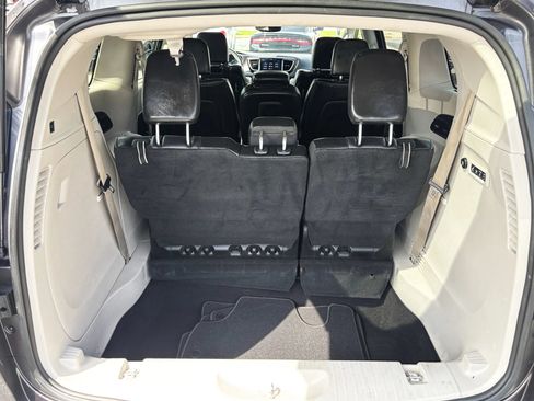Used 2018 Chrysler Pacifica Limited w/ Advanced Safetytec Group FWD image 38