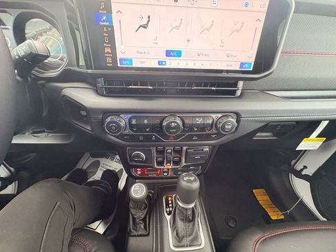 New 2026 Jeep Wrangler Unlimited Rubicon AWD/4WD image 27