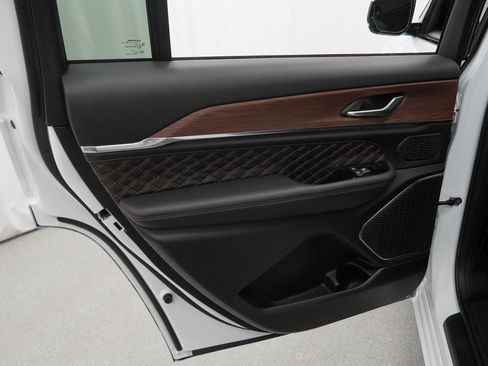 Used 2024 Jeep Grand Cherokee L Summit image 43