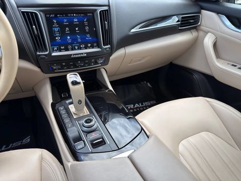Used 2019 Maserati Levante AWD/4WD image 19