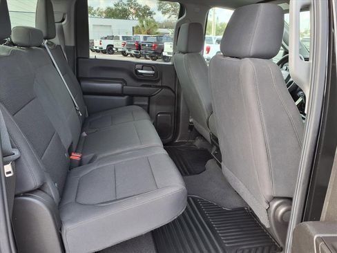 Used 2022 Chevrolet Silverado 2500 Custom w/ Custom Value Package image 16