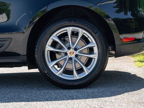 Used 2026 Porsche Macan AWD/4WD image 13
