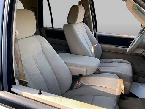 Used 2007 Ford Expedition XLT RWD image 8