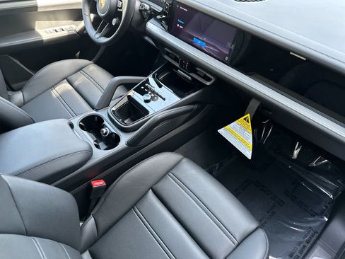 New 2026 Porsche Cayenne S AWD/4WD image 17