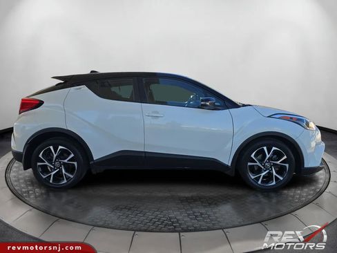 Used 2019 Toyota C-HR XLE image 6