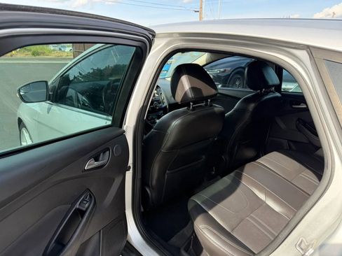 Used 2013 Ford Focus Titanium w/ Titanium Handling Pkg FWD image 11