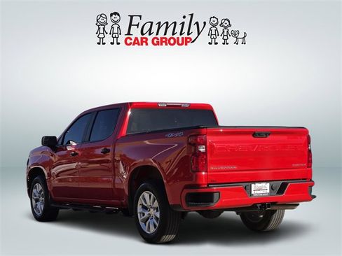 Used 2024 Chevrolet Silverado 1500 Custom image 3