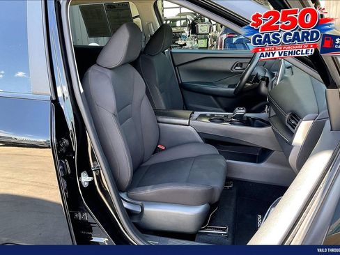 Used 2024 Nissan Rogue S FWD image 7