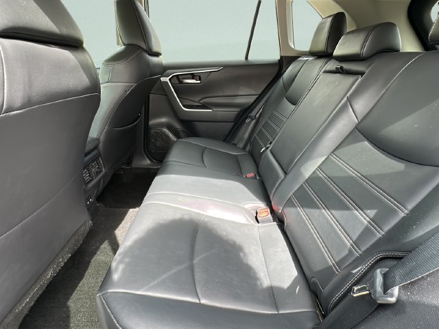 Used 2021 Toyota RAV4 XLE Premium AWD/4WD image 19