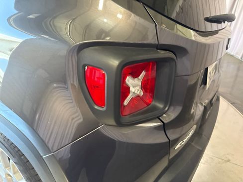 Used 2021 Jeep Renegade Latitude w/ Convenience Group AWD/4WD image 11