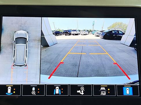 Used 2022 Chevrolet Equinox LT FWD image 29