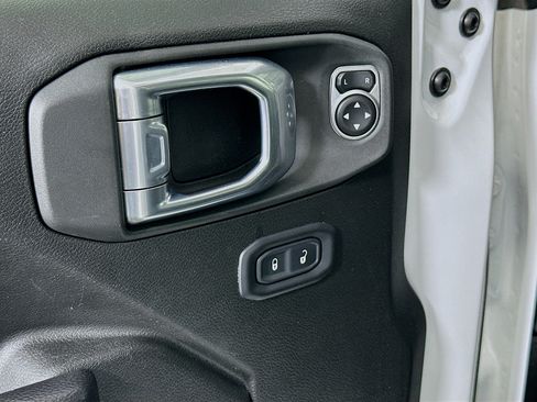 Used 2025 Jeep Wrangler Unlimited Sport AWD/4WD image 15