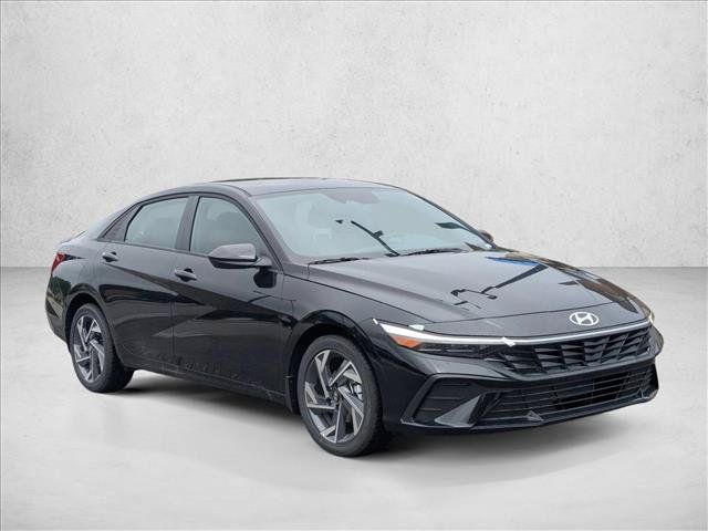 Used 2025 Hyundai Elantra Sport FWD image 7