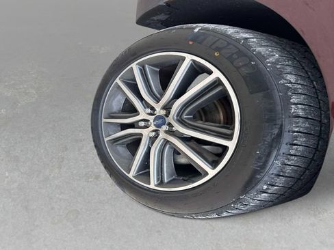 Used 2020 Ford Edge Titanium FWD image 10