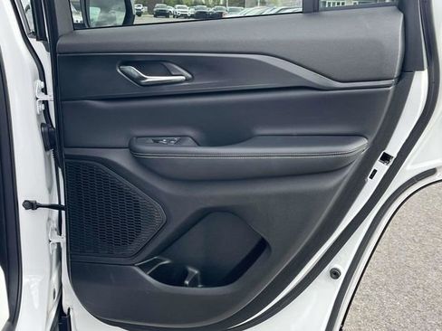 Used 2024 Jeep Grand Cherokee Laredo X image 23