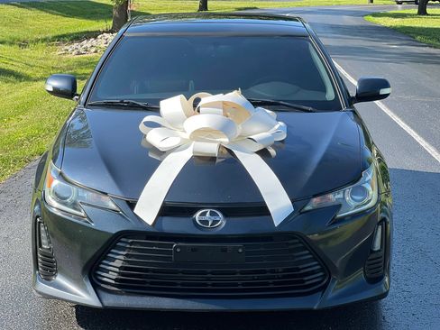 Used 2015 Scion tC FWD image 2