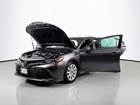 Used 2019 Toyota Camry LE image 12