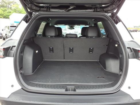 New 2026 Chevrolet Equinox LT w/ Convenience Package II AWD/4WD image 7