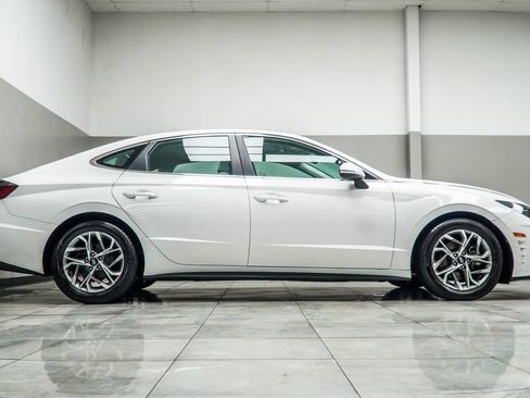 Used 2023 Hyundai Sonata SEL w/ Convenience Package FWD image 3