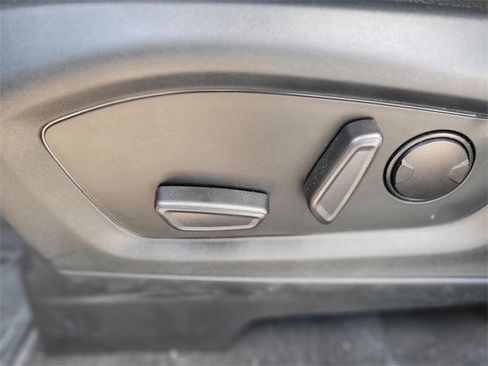 Certified 2020 Ford Explorer XLT w/ Equipment Group 202A image 19