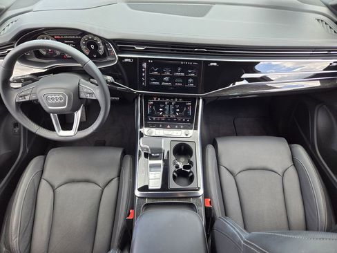 Certified 2025 Audi Q7 2.0T Premium Plus w/ Prestige Package AWD/4WD image 34