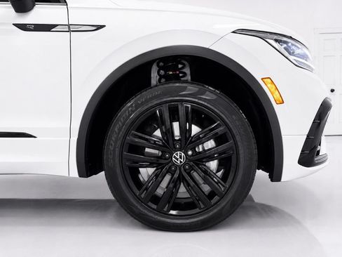 Used 2022 Volkswagen Tiguan SE R-Line AWD/4WD image 7