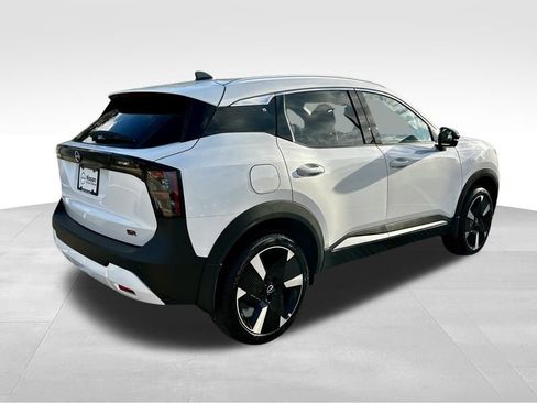 New 2026 Nissan Kicks SR FWD image 5
