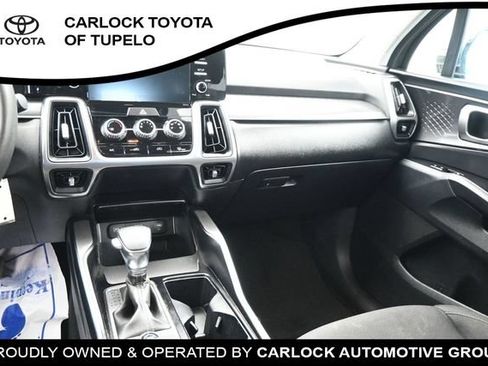 Used 2022 Kia Sorento LX FWD image 25