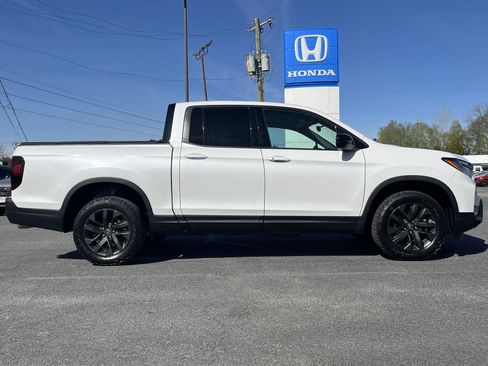 Certified 2023 Honda Ridgeline Sport image 4