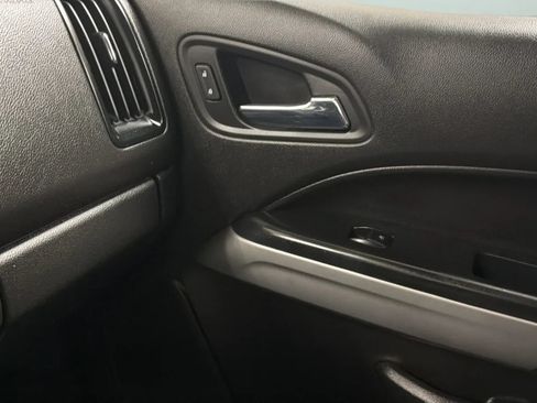 Used 2017 Chevrolet Colorado LT w/ LT Convenience Package RWD image 16