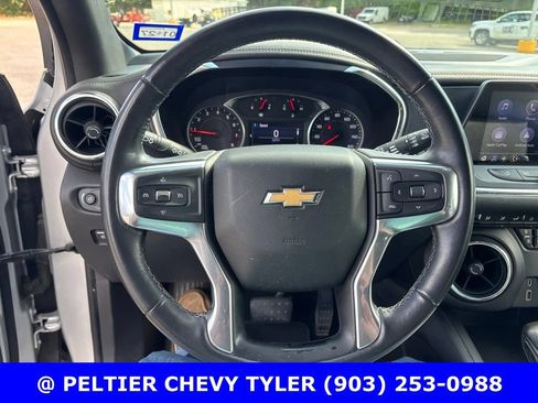 Used 2019 Chevrolet Blazer LT FWD image 12