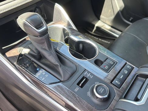 Used 2020 Toyota Highlander Platinum AWD/4WD image 30