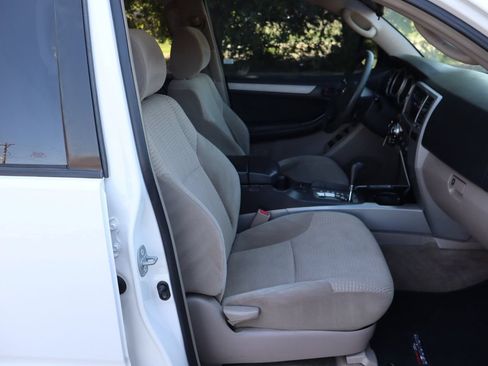 Used 2005 Toyota 4Runner Sport AWD/4WD image 22