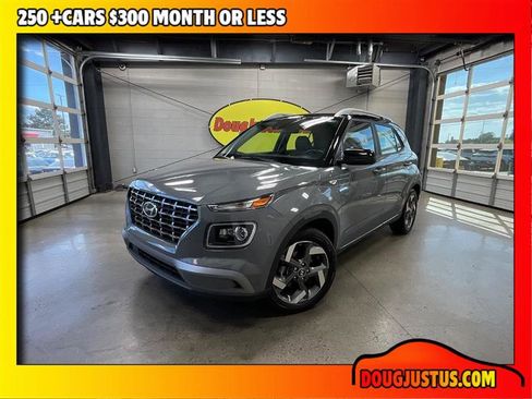 Used 2022 Hyundai Venue Limited FWD image 1