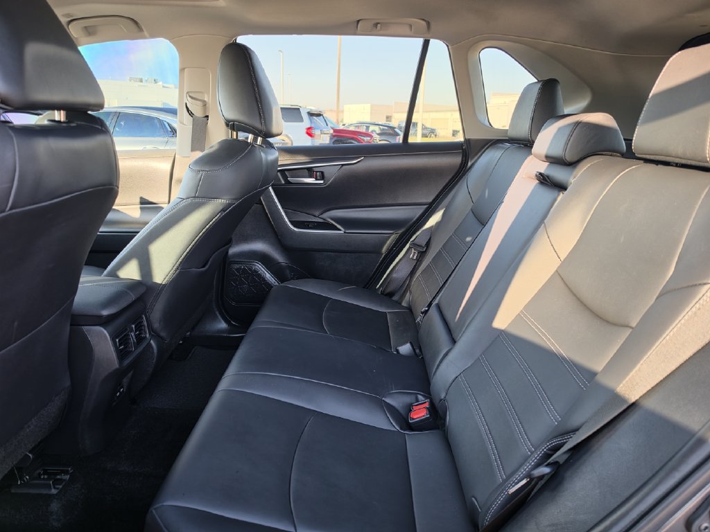 Used 2025 Toyota RAV4 XLE Premium FWD image 30