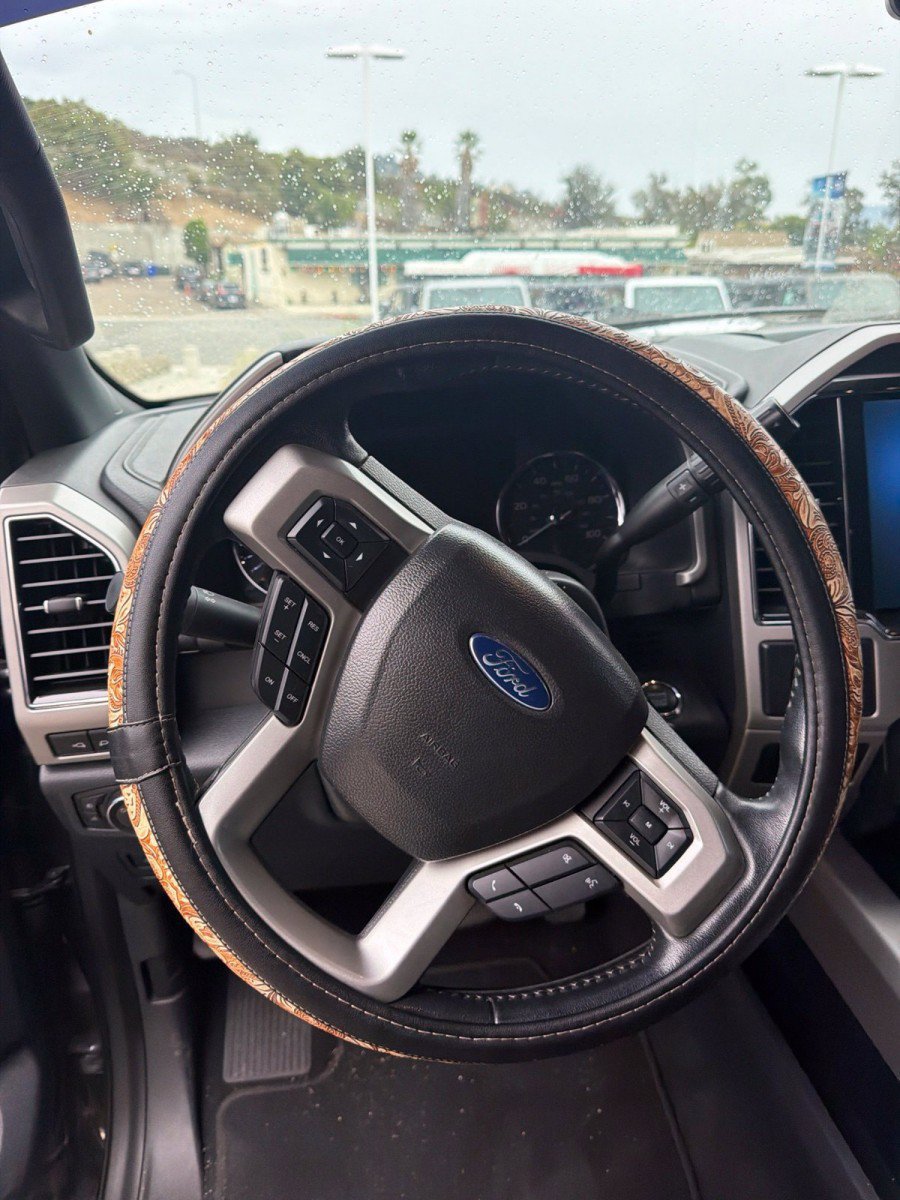 Used 2022 Ford F250 Lariat w/ Lariat Ultimate Package AWD/4WD image 10