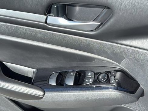Used 2023 Nissan Altima 2.5 SV image 22