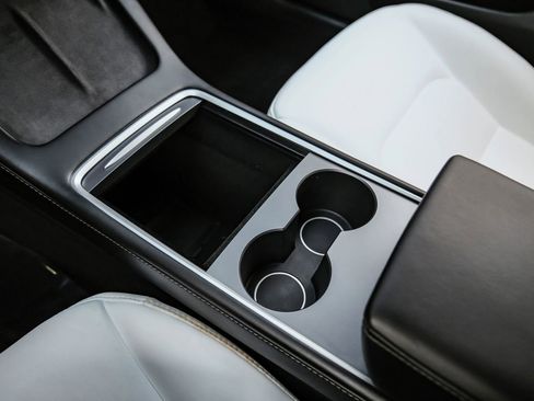 Used 2023 Tesla Model 3 Performance image 29