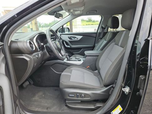 Used 2025 Chevrolet Blazer LT FWD image 11