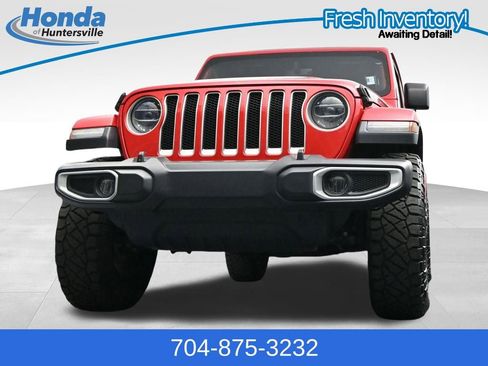 Used 2020 Jeep Wrangler Unlimited Sahara AWD/4WD image 37