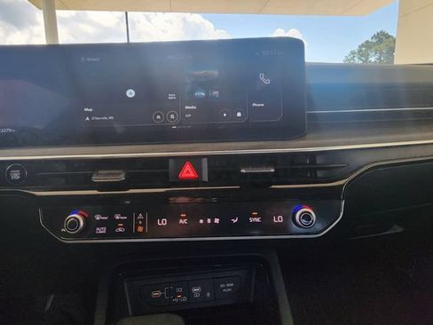 Used 2025 Kia K5 EX FWD image 35
