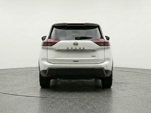 Used 2025 Nissan Rogue SV image 7